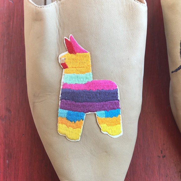 Lucky Brand slip on shoes. With llama and “lucky you” Size 8M/38 - Picture 6 of 9